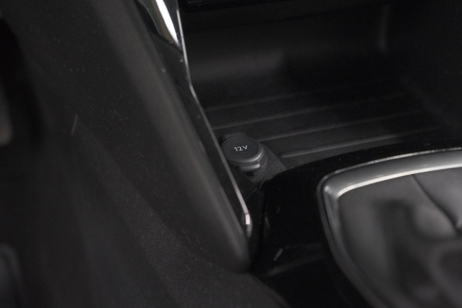 Peugeot 208 PureTech 100 Allure | Apple Carplay | Parkeersensoren | Lichtmetalen velgen
