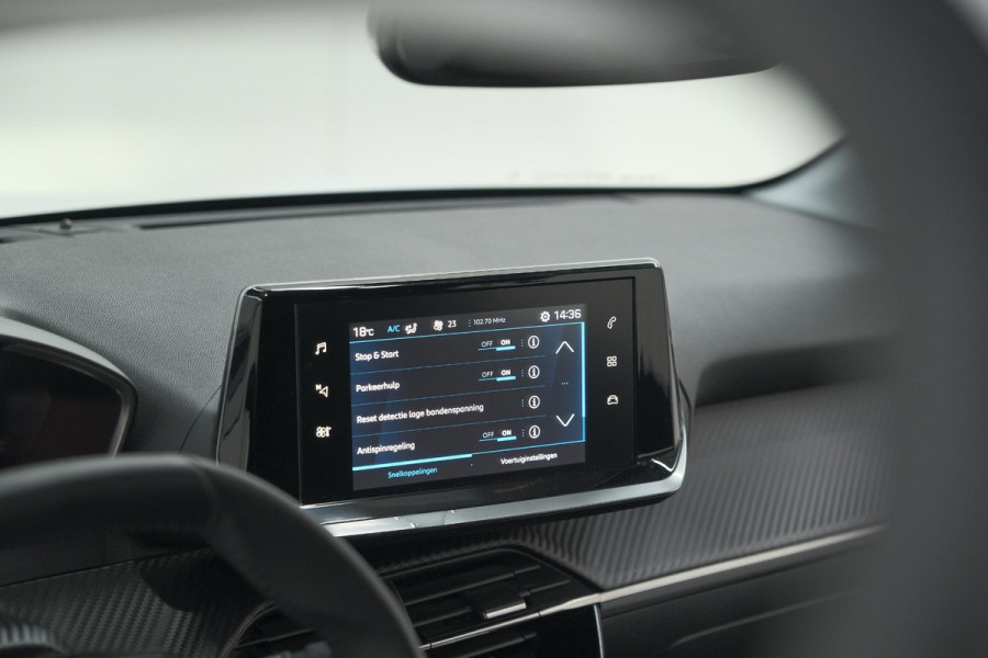 Peugeot 208 PureTech 100 Allure | Apple Carplay | Parkeersensoren | Lichtmetalen velgen