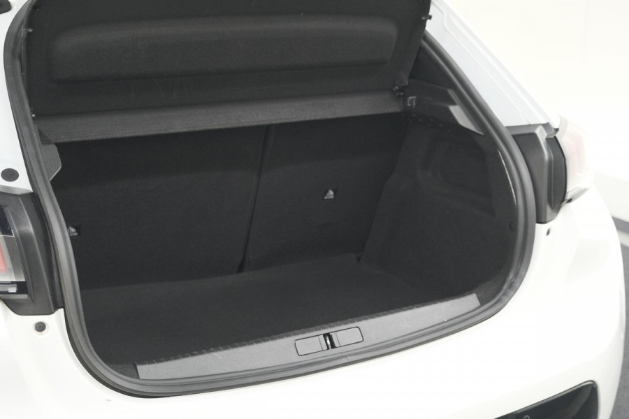Peugeot 208 PureTech 100 Allure | Apple Carplay | Parkeersensoren | Lichtmetalen velgen