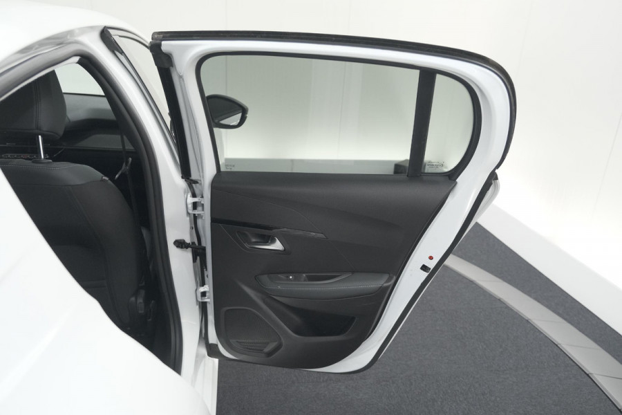 Peugeot 208 PureTech 100 Allure | Apple Carplay | Parkeersensoren | Lichtmetalen velgen