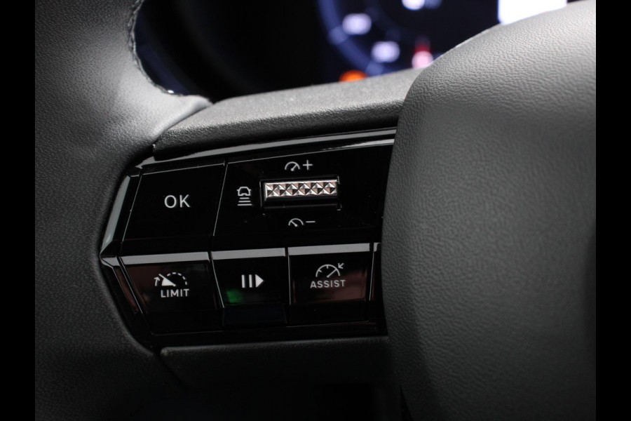 Alfa Romeo junior Elettrica Automaat 156PK Adaptieve Cruise Control Full Led Matrix Parkeer sensoren Navigatie Apple Carplay / Android auto  Climate Control