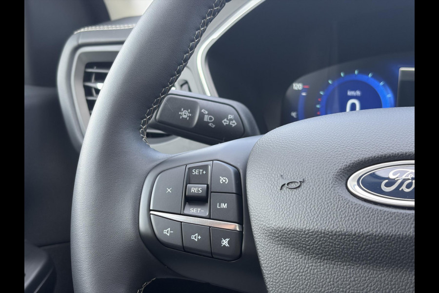 Ford Kuga 2.5 PHEV Vignale | Elektrisch wegklapbare trekhaak | Volledig lederen Interieur | Winter Pack.