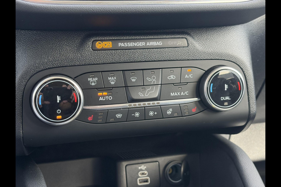 Ford Kuga 2.5 PHEV Vignale | Elektrisch wegklapbare trekhaak | Volledig lederen Interieur | Winter Pack.