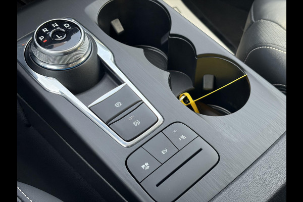 Ford Kuga 2.5 PHEV Vignale | Elektrisch wegklapbare trekhaak | Volledig lederen Interieur | Winter Pack.