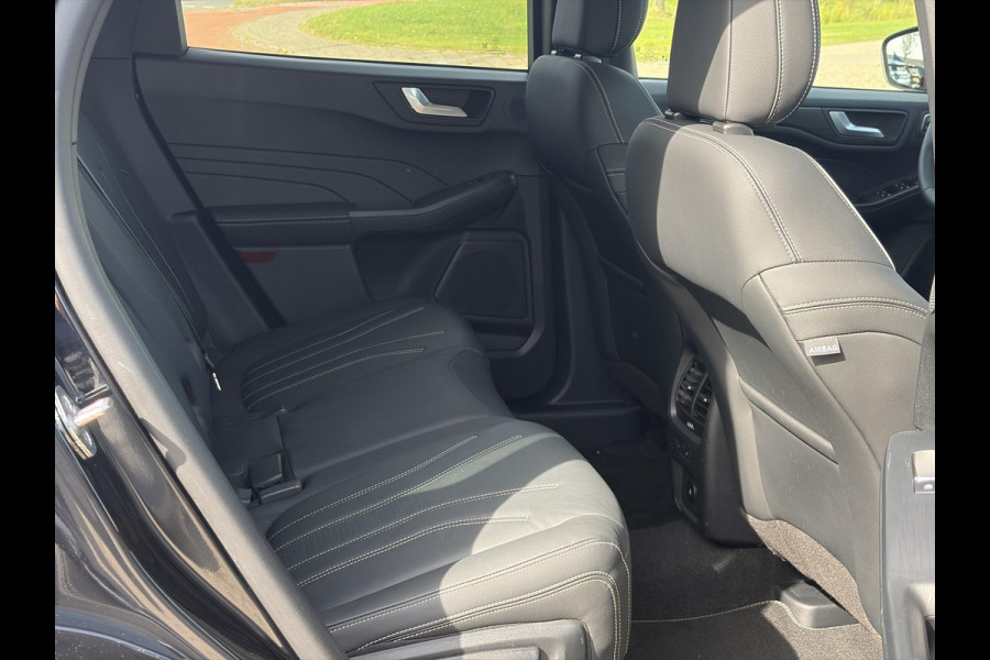 Ford Kuga 2.5 PHEV Vignale | Elektrisch wegklapbare trekhaak | Volledig lederen Interieur | Winter Pack.