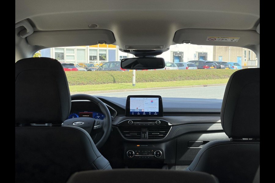 Ford Kuga 2.5 PHEV Vignale | Elektrisch wegklapbare trekhaak | Volledig lederen Interieur | Winter Pack.