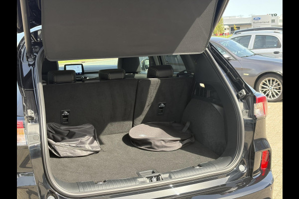 Ford Kuga 2.5 PHEV Vignale | Elektrisch wegklapbare trekhaak | Volledig lederen Interieur | Winter Pack.