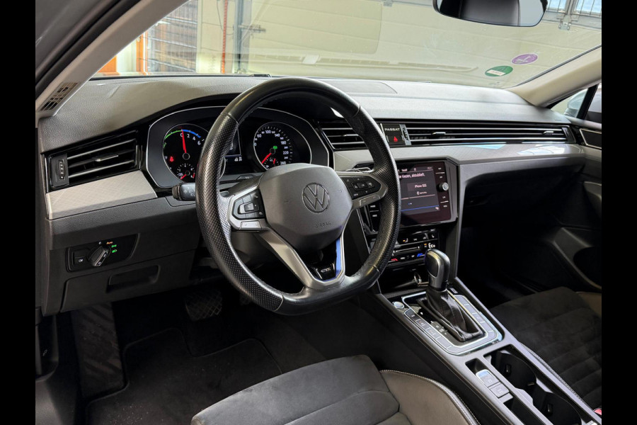 Volkswagen Passat Variant GTE 1.4 TSI PHEV Business, Automaat, Navi, Stoelverwarming, Carplay