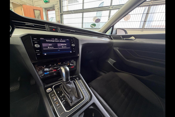 Volkswagen Passat Variant GTE 1.4 TSI PHEV Business, Automaat, Navi, Stoelverwarming, Carplay