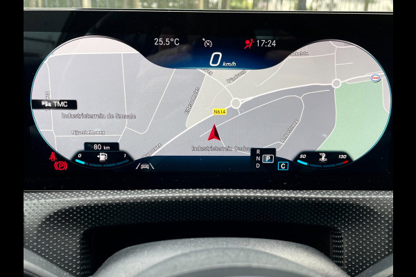 Mercedes-Benz A-Klasse 180 Premium Plus 35 AMG-Aerodynamic PANO NAP