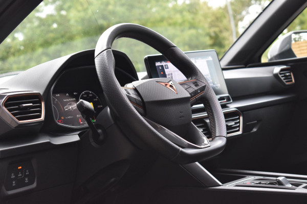 CUPRA Leon 1.4 e-Hybrid VZ Business Pano Keyless Lane Camera
