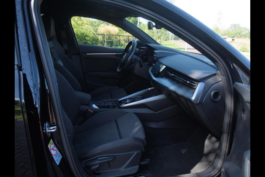 Audi A3 Sportback 40 TFSI e Business edition | Apple Carplay | Sportstoelen | DAB | Navi | NL-Auto |