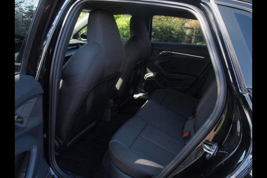Audi A3 Sportback 40 TFSI e Business edition | Apple Carplay | Sportstoelen | DAB | Navi | NL-Auto |
