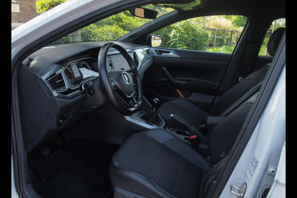 Volkswagen Polo 1.0 TSI Highline | Apple Carplay | Sportstoelen | LED | ACC | NL-Auto |