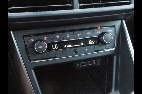 Volkswagen Polo 1.0 TSI Highline | Apple Carplay | Sportstoelen | LED | ACC | NL-Auto |