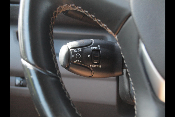 Peugeot e-Expert Standard Premium 75 kWh | Side bars | Apple Carplay | Zware Accupakket | Camera |
