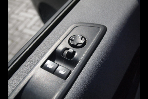 Peugeot e-Expert Standard Premium 75 kWh | Side bars | Apple Carplay | Zware Accupakket | Camera |