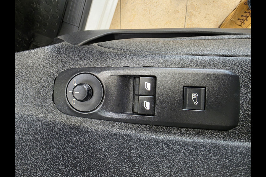 Opel Combo 102PK / 75Kw L2 MAXI Edition Airco Cruisecontrol Navigatie