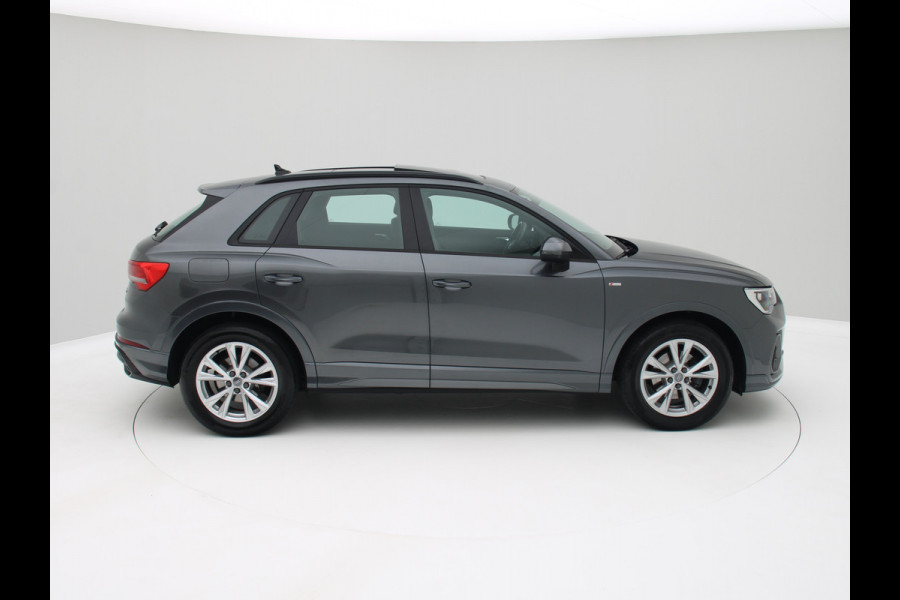 Audi Q3 35 TDI S-Line Pano, Carplay, Stoelverwarming
