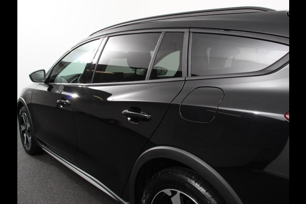 Ford FOCUS Wagon 1.0 EcoBoost 155pk Automaat Hybrid Active X Navigatie Climate Control Camera Parkeer sensoren B&O Dab Led Lichtmetalen velgen Dab Led