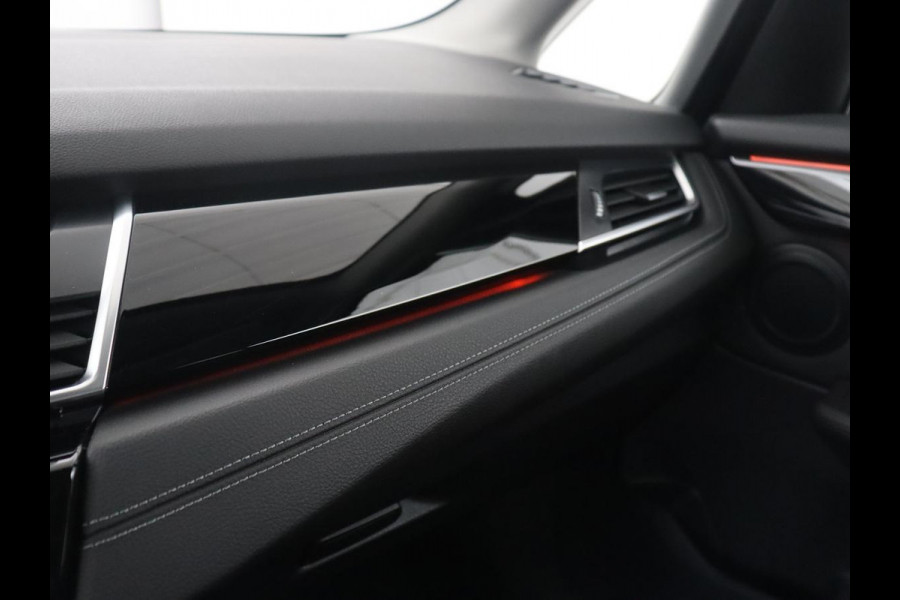 BMW 2 Serie Active Tourer 225xe iPerformance High Executive | Leder | Head up | Stoelverwarming | Camera | Park assist | Sfeerverlichting | Climate control | Full LED |