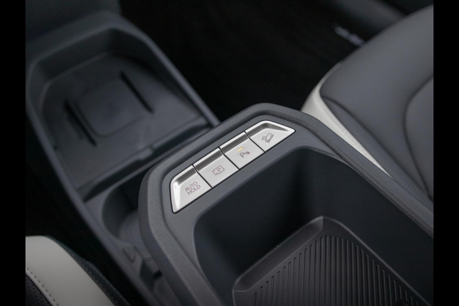 Kia EV3 GT-Line Business Edition 81.4 kWh | Actieprijs* | Navi. | Clima. | Adapt. Cruise. | Parkeersensoren | Dodehoekassistentie | Stoel&Stuur Verwarming | GT-Line Vegan Lederen Stoelbekleding