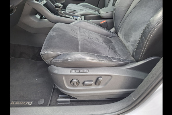 Škoda Karoq 1.5 TSI ACT Style Pano 360° Carplay Trekhaak Business Sportline