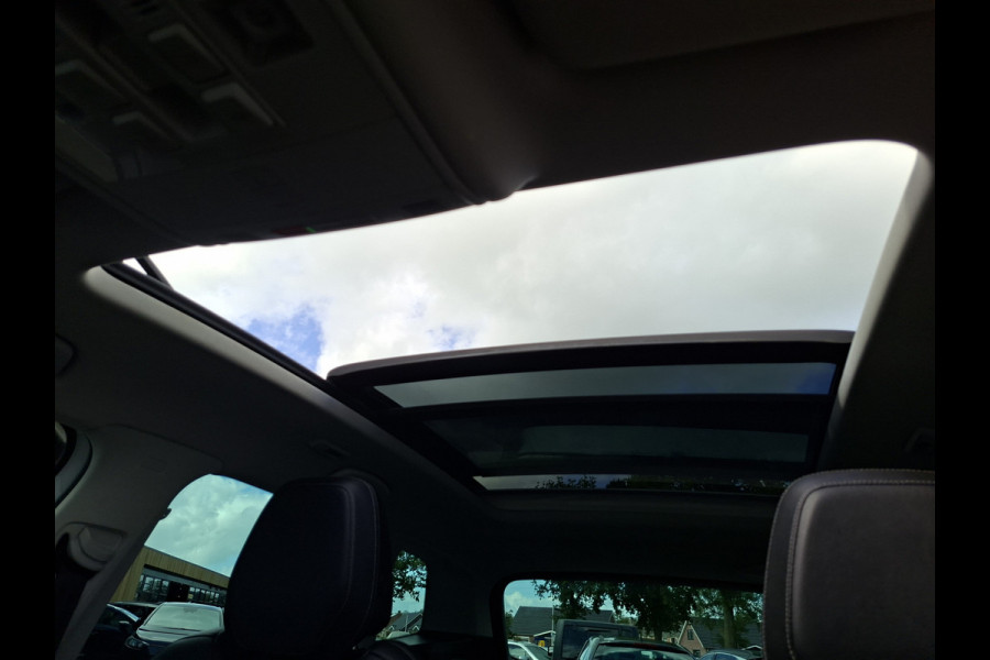 Škoda Karoq 1.5 TSI ACT Style Pano 360° Carplay Trekhaak Business Sportline