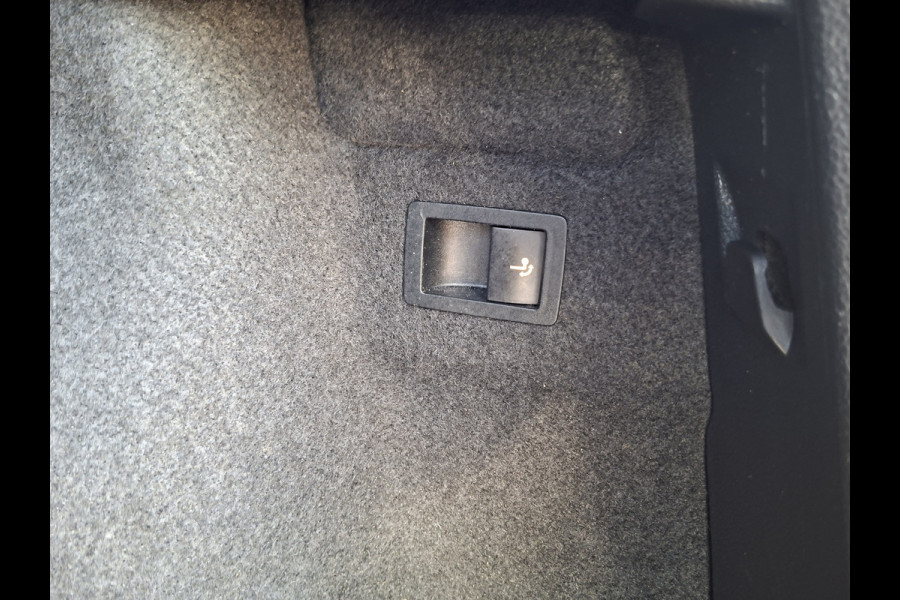 Škoda Karoq 1.5 TSI ACT Style Pano 360° Carplay Trekhaak Business Sportline
