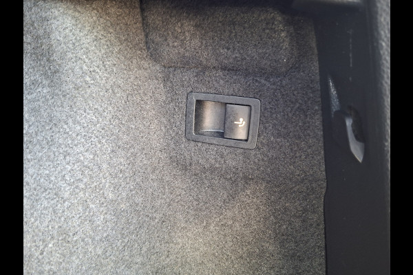 Škoda Karoq 1.5 TSI ACT Style Pano 360° Carplay Trekhaak Business Sportline