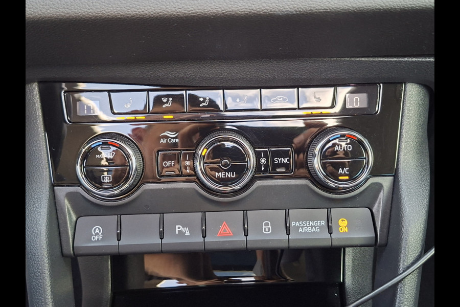 Škoda Karoq 1.5 TSI ACT Style Pano 360° Carplay Trekhaak Business Sportline