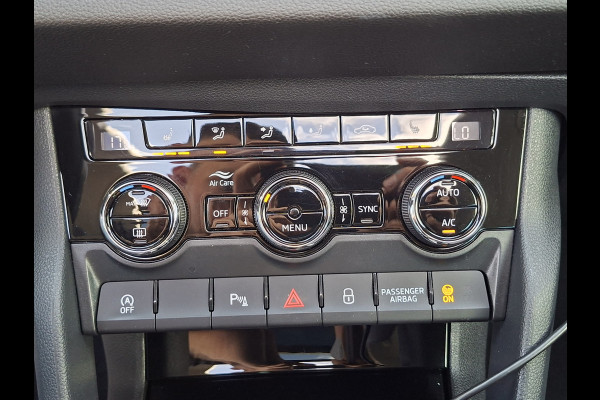 Škoda Karoq 1.5 TSI ACT Style Pano 360° Carplay Trekhaak Business Sportline