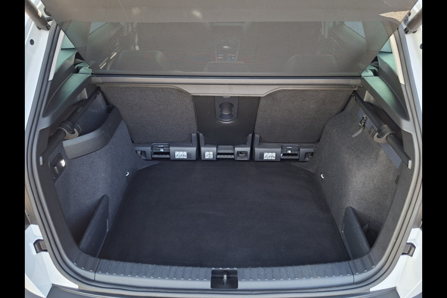 Škoda Karoq 1.5 TSI ACT Style Pano 360° Carplay Trekhaak Business Sportline