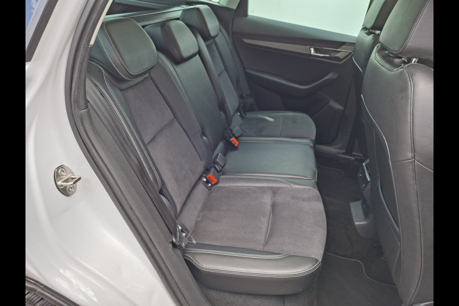 Škoda Karoq 1.5 TSI ACT Style Pano 360° Carplay Trekhaak Business Sportline