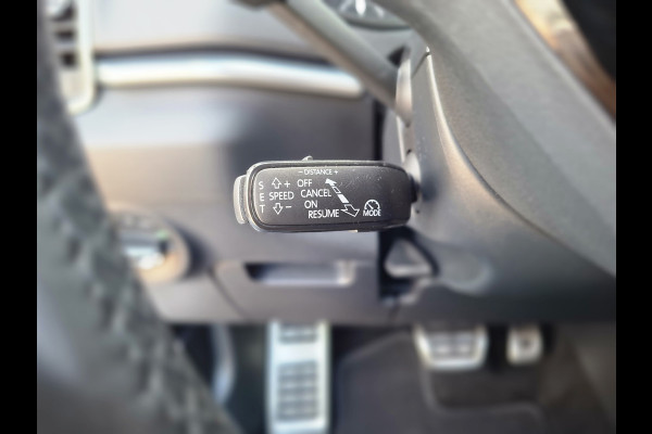 Škoda Karoq 1.5 TSI ACT Style Pano 360° Carplay Trekhaak Business Sportline
