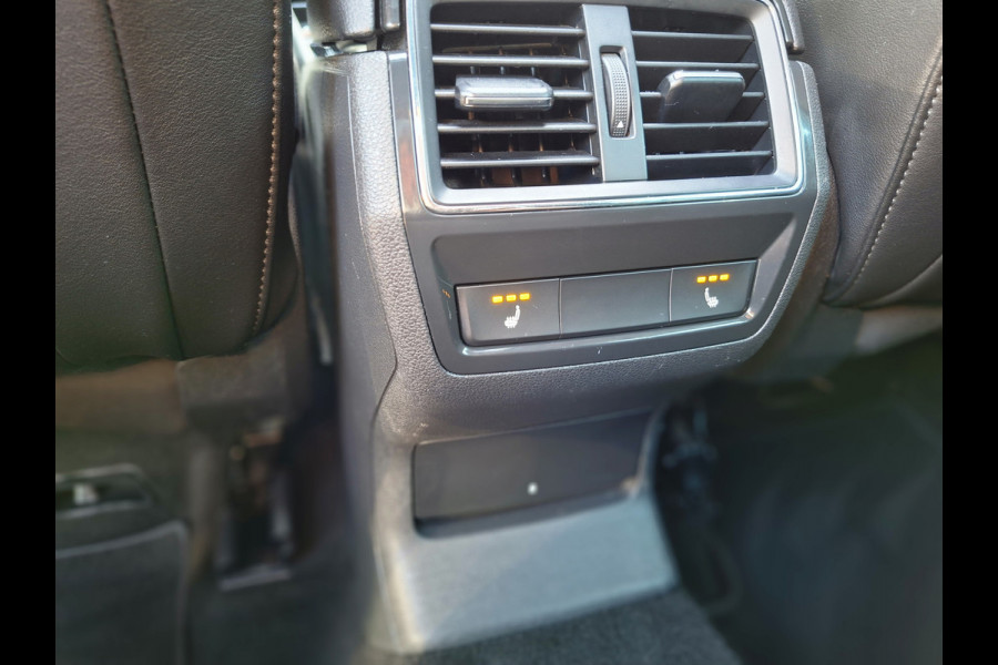 Škoda Karoq 1.5 TSI ACT Style Pano 360° Carplay Trekhaak Business Sportline