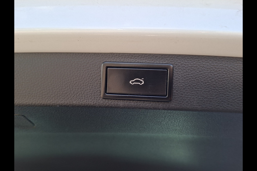 Škoda Karoq 1.5 TSI ACT Style Pano 360° Carplay Trekhaak Business Sportline