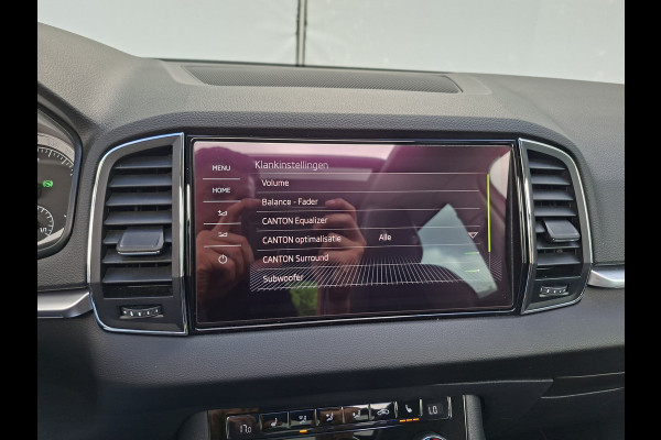 Škoda Karoq 1.5 TSI ACT Style Pano 360° Carplay Trekhaak Business Sportline