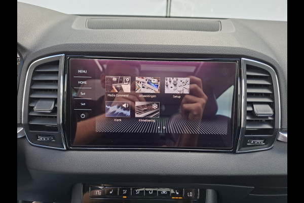 Škoda Karoq 1.5 TSI ACT Style Pano 360° Carplay Trekhaak Business Sportline