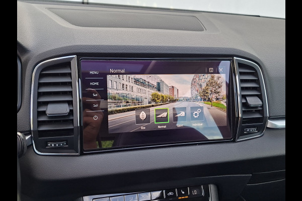 Škoda Karoq 1.5 TSI ACT Style Pano 360° Carplay Trekhaak Business Sportline