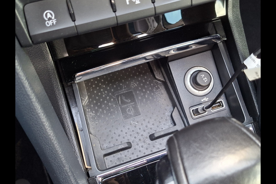 Škoda Karoq 1.5 TSI ACT Style Pano 360° Carplay Trekhaak Business Sportline