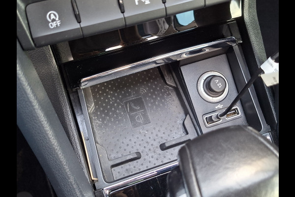 Škoda Karoq 1.5 TSI ACT Style Pano 360° Carplay Trekhaak Business Sportline