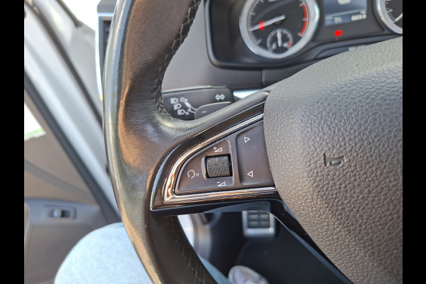 Škoda Karoq 1.5 TSI ACT Style Pano 360° Carplay Trekhaak Business Sportline