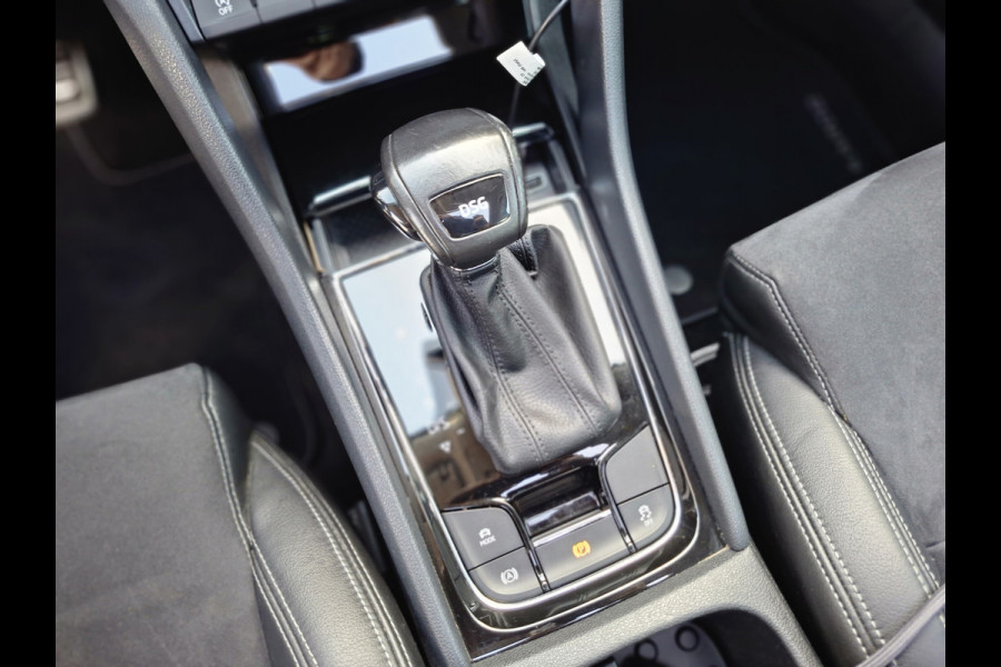 Škoda Karoq 1.5 TSI ACT Style Pano 360° Carplay Trekhaak Business Sportline