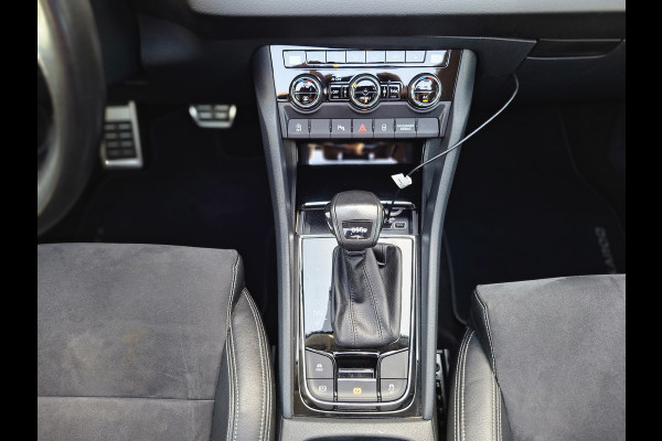 Škoda Karoq 1.5 TSI ACT Style Pano 360° Carplay Trekhaak Business Sportline