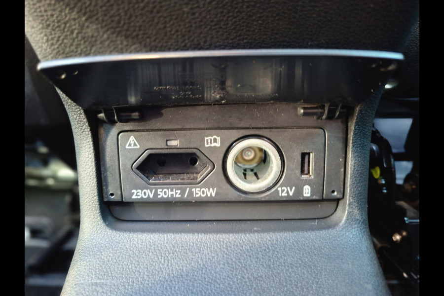 Škoda Karoq 1.5 TSI ACT Style Pano 360° Carplay Trekhaak Business Sportline