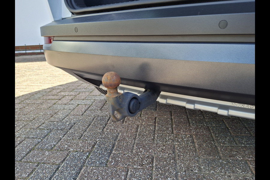Škoda Karoq 1.5 TSI ACT Style Pano 360° Carplay Trekhaak Business Sportline