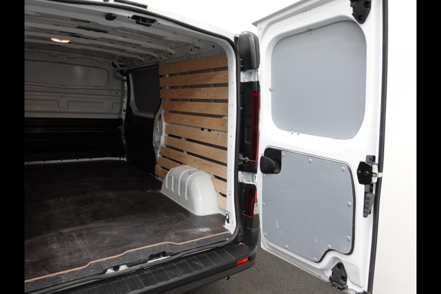 Renault Trafic 2.0 Blue dCi 150PK T30 L2H1 Advance Airco Bluetooth Camera Cruise Control Parkeersensoren Trekhaak