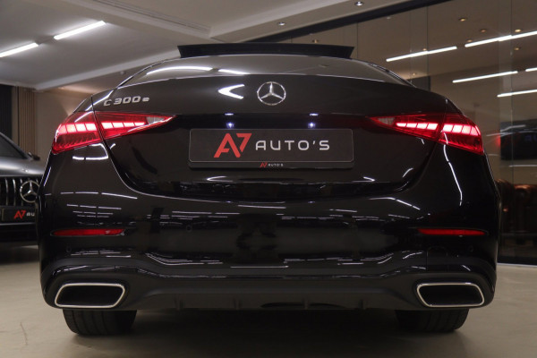 Mercedes-Benz C-Klasse 300 E AMG Line PANO/CARPLAY/SFEERV/CAMERA/BOMVOL