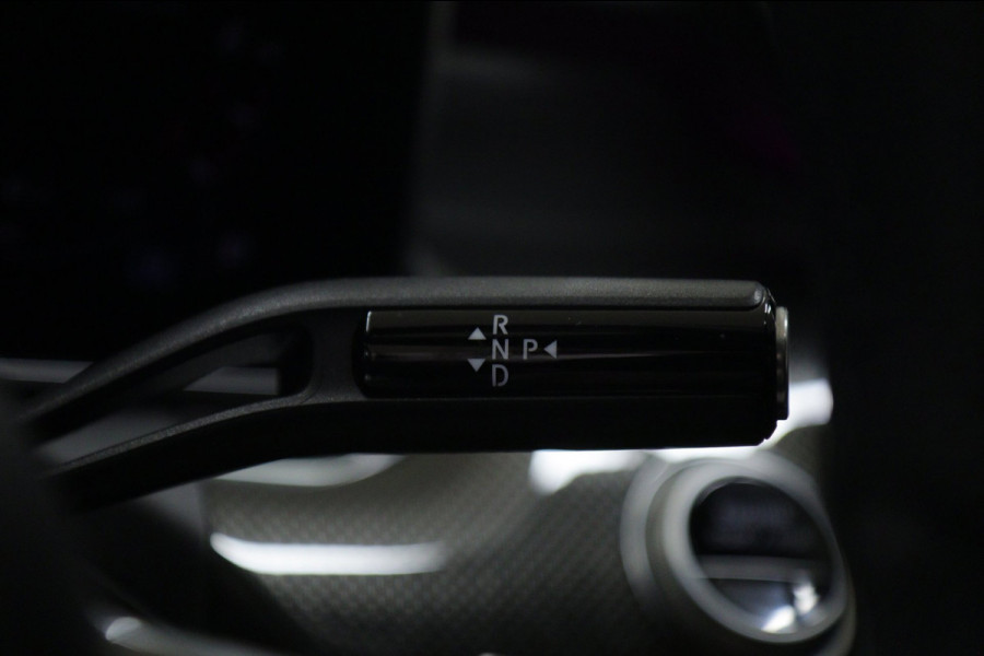 Mercedes-Benz C-Klasse 300 E AMG Line PANO/CARPLAY/SFEERV/CAMERA/BOMVOL